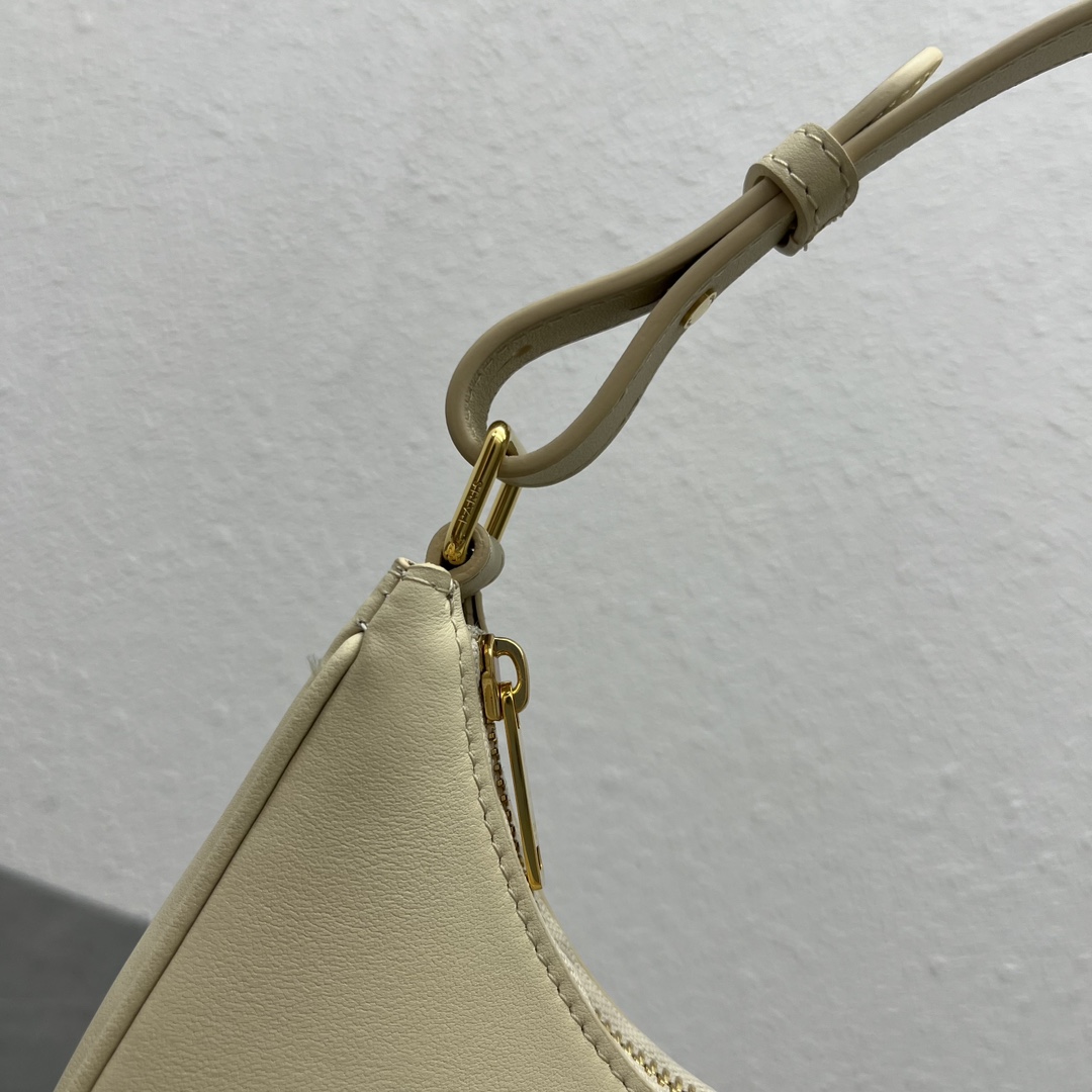 Celine Medium Ava Triomphe Bag In Smooth Calfskin Shoulder Bag Cream 114493